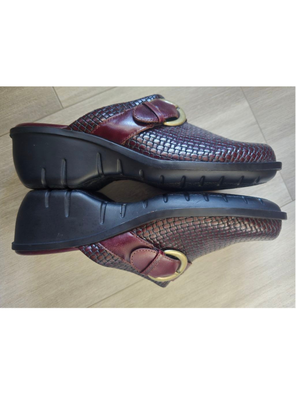Women's Clarks Artisan Burgundy Woven Leather Mules & Clogs 8.5M - Picture 5 of 7